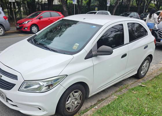CHEVROLET ONIX 1.0 MPFI JOY 8V FLEX 4P MANUAL CHEVROLET ONIX 1.0 MPFI JOY 8V FLEX 4P MANUAL